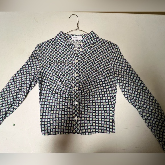 BERSHKA GEOMETRIC PATTERN BUTTON-UP SHIRT. SIZE SMALL PURPLE/DARK GREEN/LT GREEN - Picture 4 of 8
